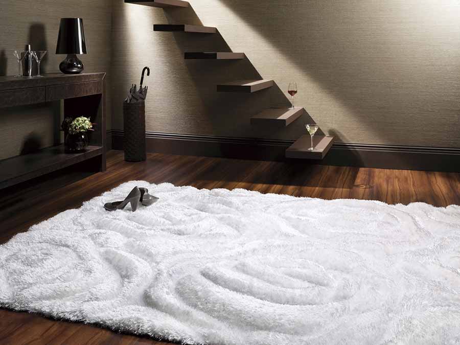 Cameo white raised rug