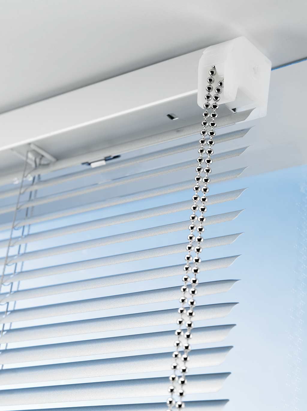 Venetian blind control chain